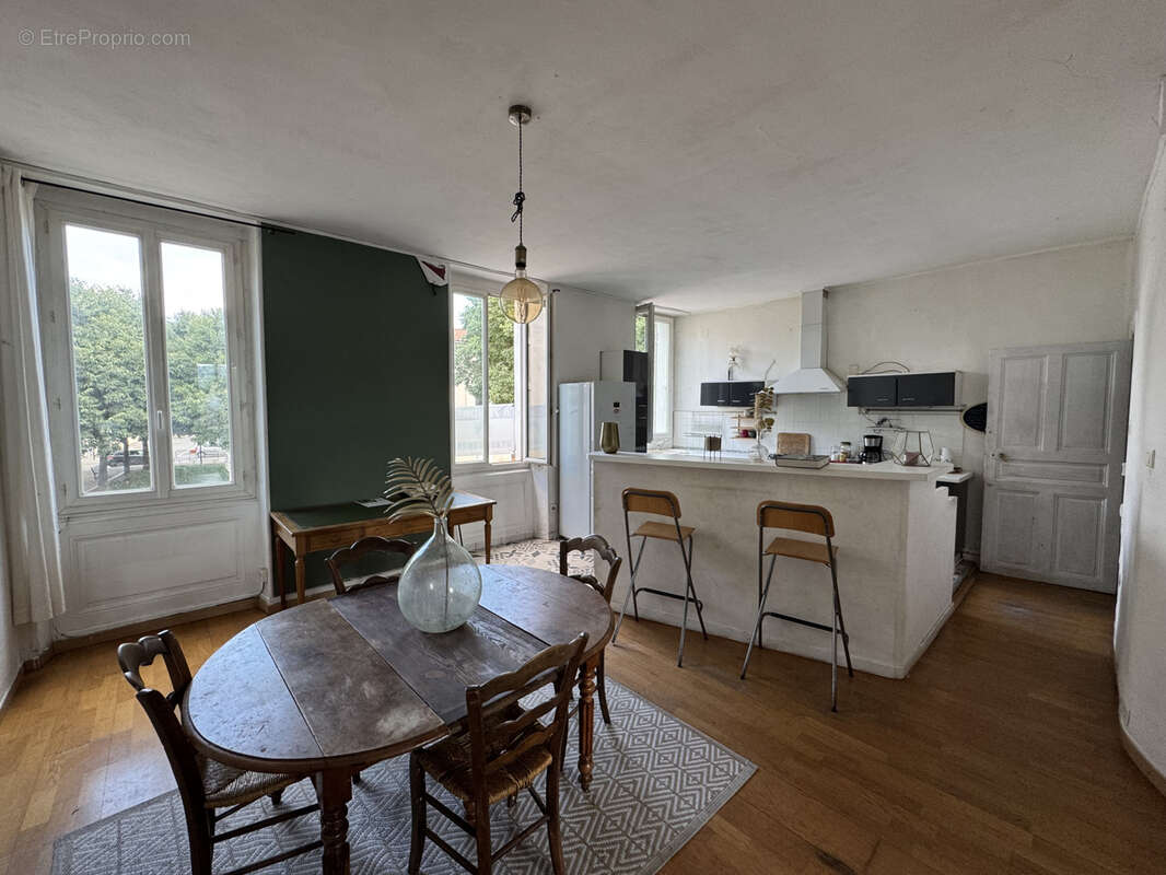 Appartement à BOURG-LES-VALENCE