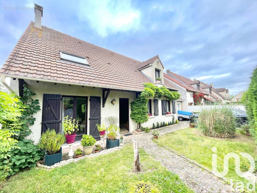 Photo 1 - Maison à MOISSY-CRAMAYEL
