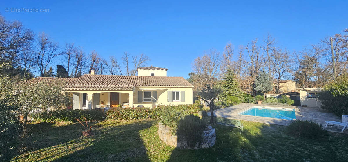 Maison à BAGNOLS-EN-FORET