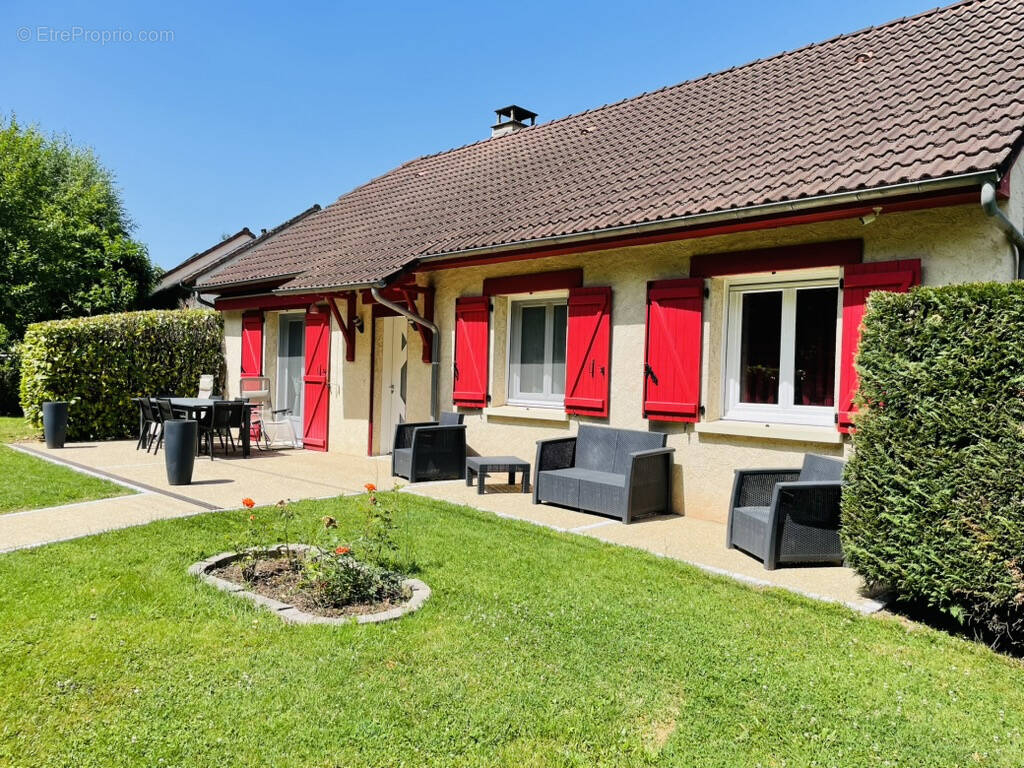 Maison à LARCHE