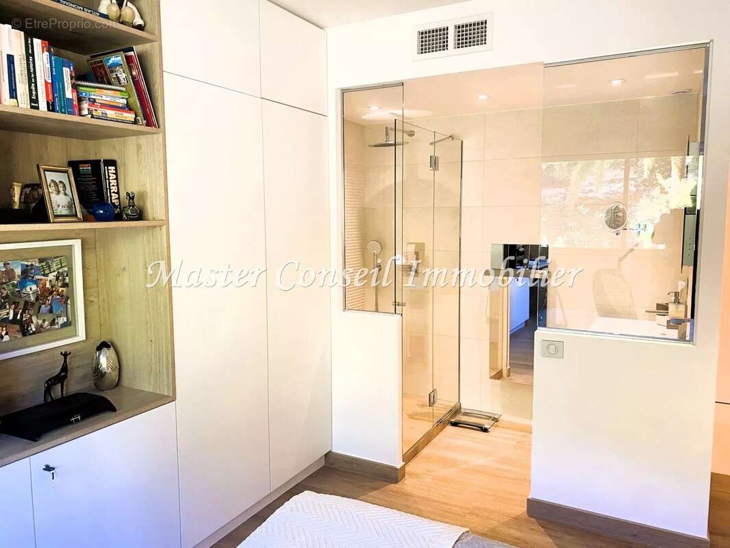 Appartement à LE CANNET