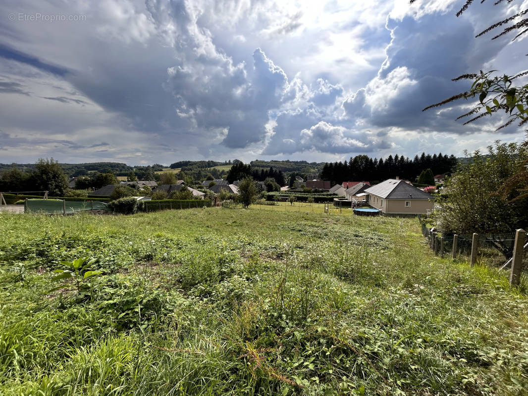 Terrain à SEILHAC