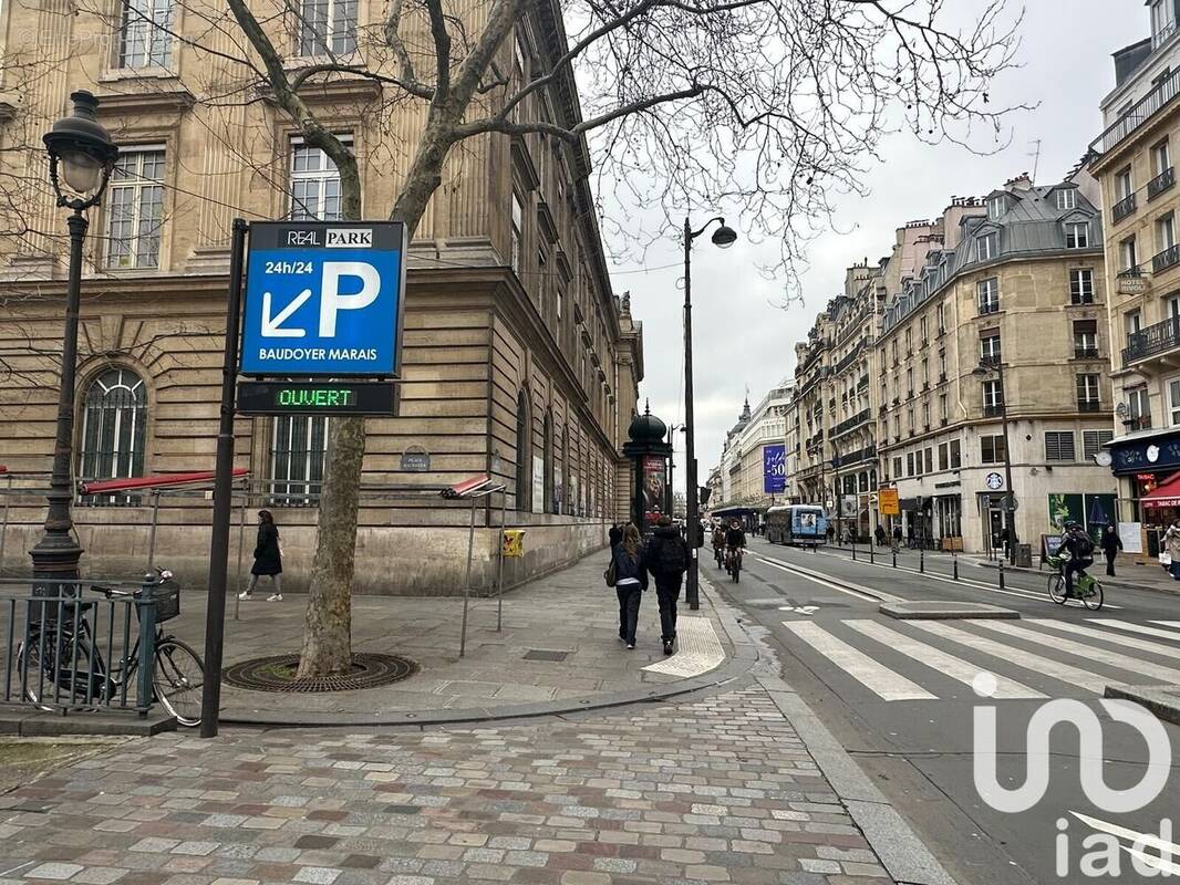 Photo 1 - Parking à PARIS-4E