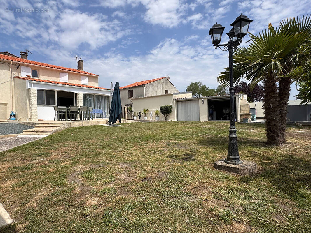 Maison à TONNAY-CHARENTE