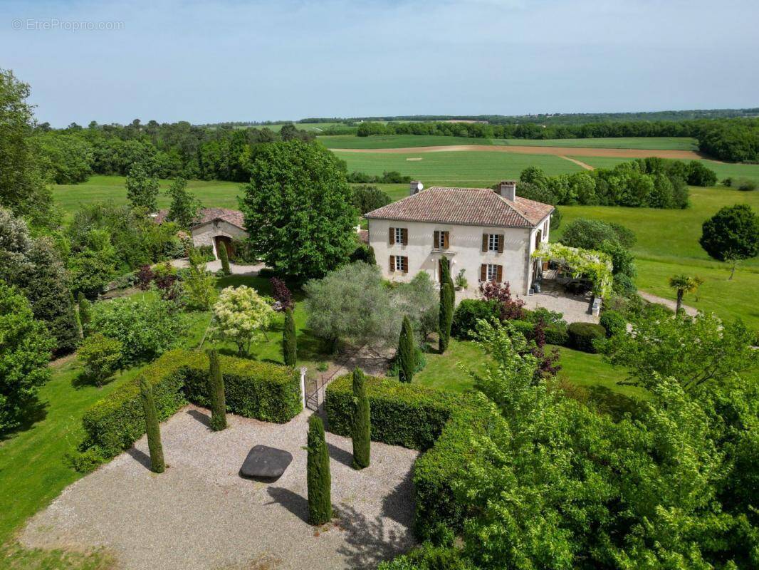 Maison à LA ROMIEU
