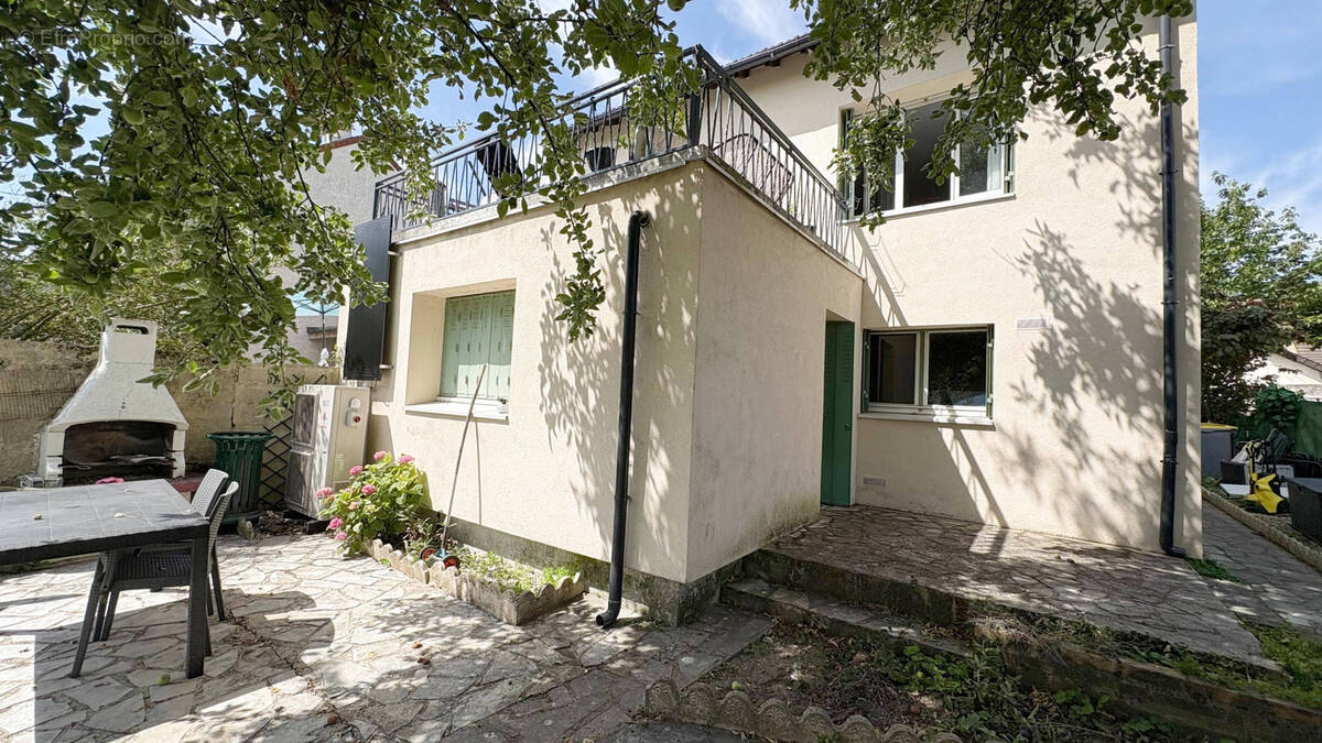 Maison à TREMBLAY-EN-FRANCE