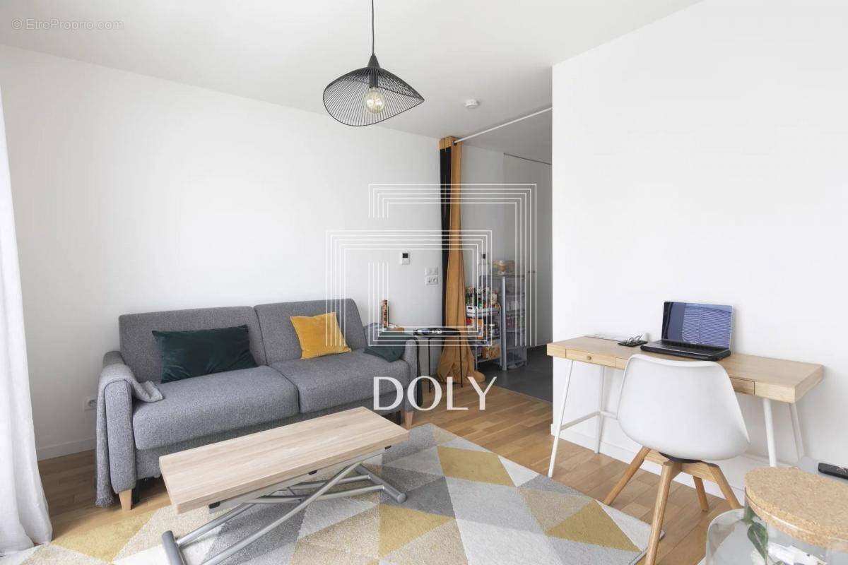 Appartement à PARIS-11E