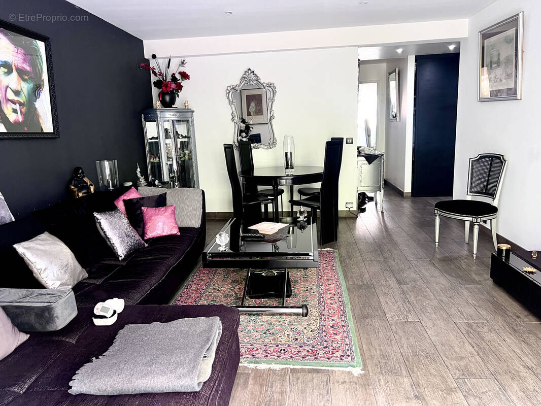 Appartement à MARSEILLE-5E