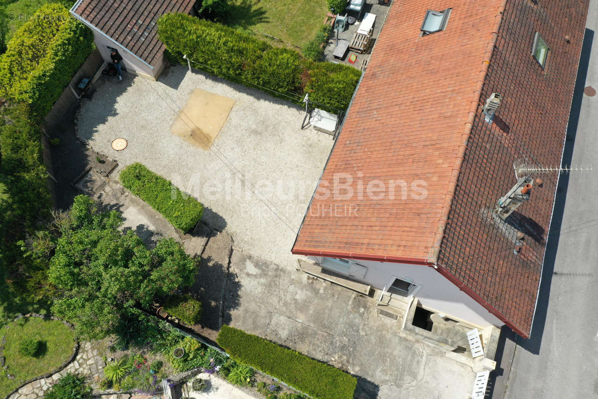 Maison à LA CHAPELLE-SAINT-LUC