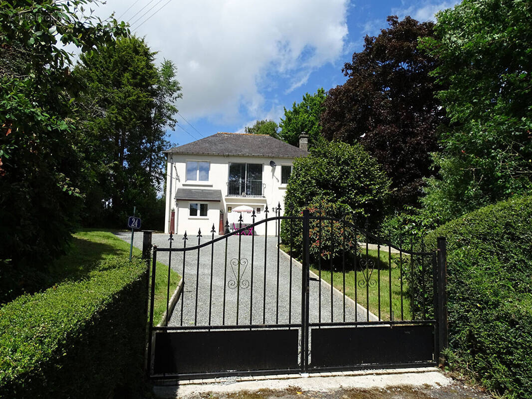 Maison à CARHAIX-PLOUGUER