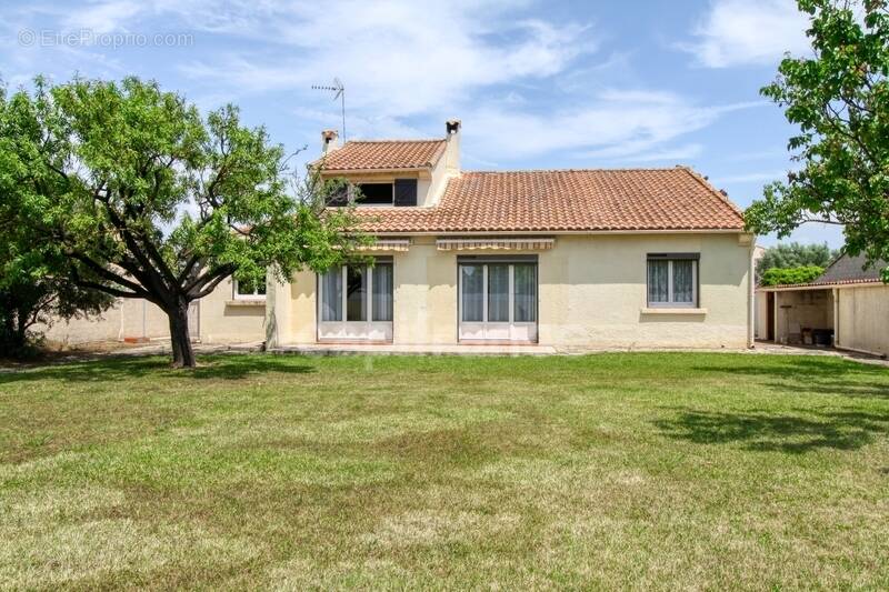 Maison à MAUGUIO