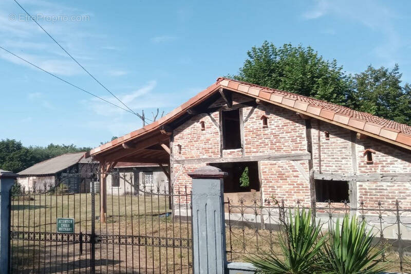 Maison à ESCOURCE