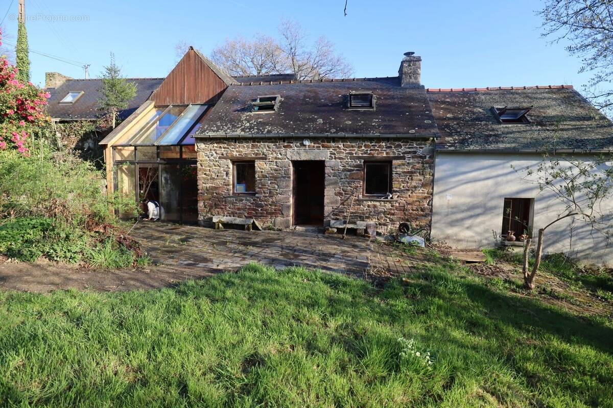 Maison à POULLAOUEN