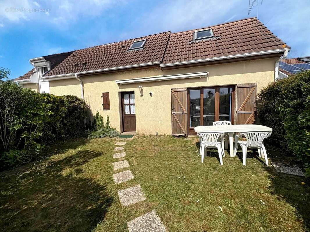 Maison à CAMIERS
