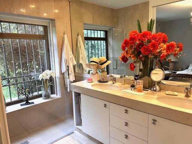 Maison à MOUGINS