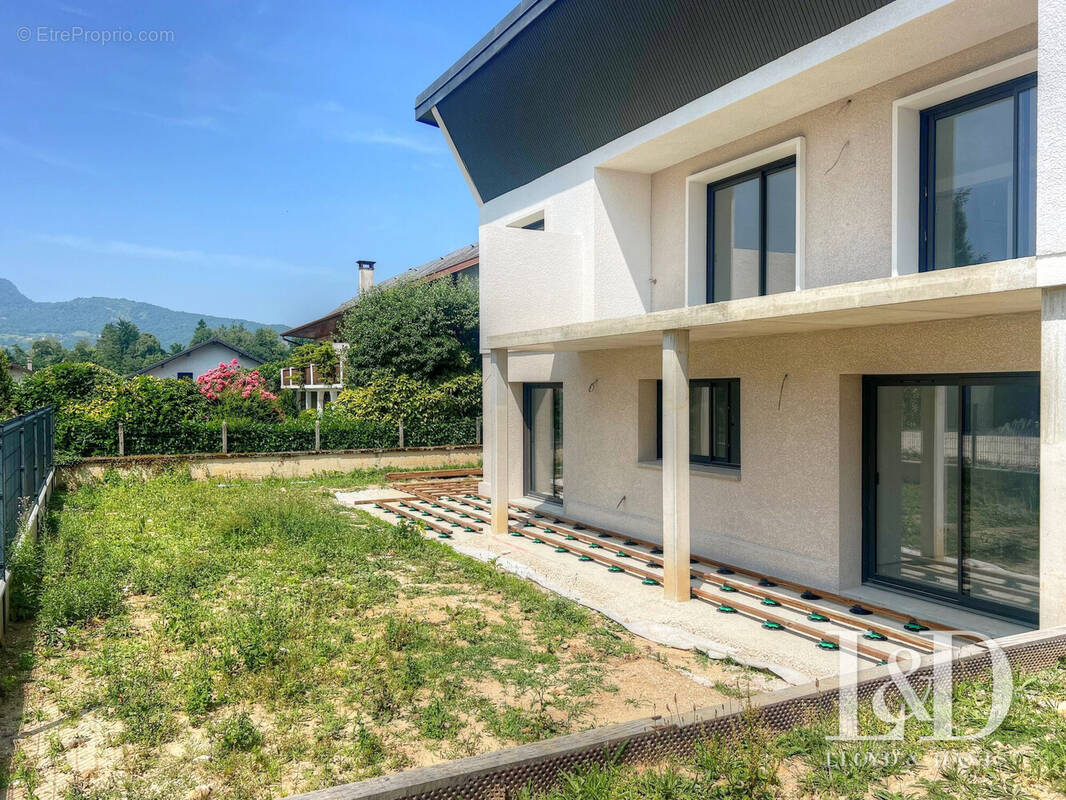 Appartement à CHALLES-LES-EAUX