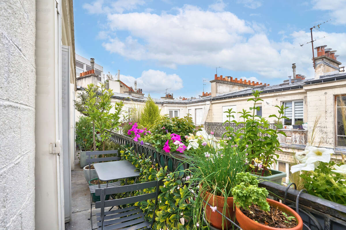 Appartement à PARIS-16E