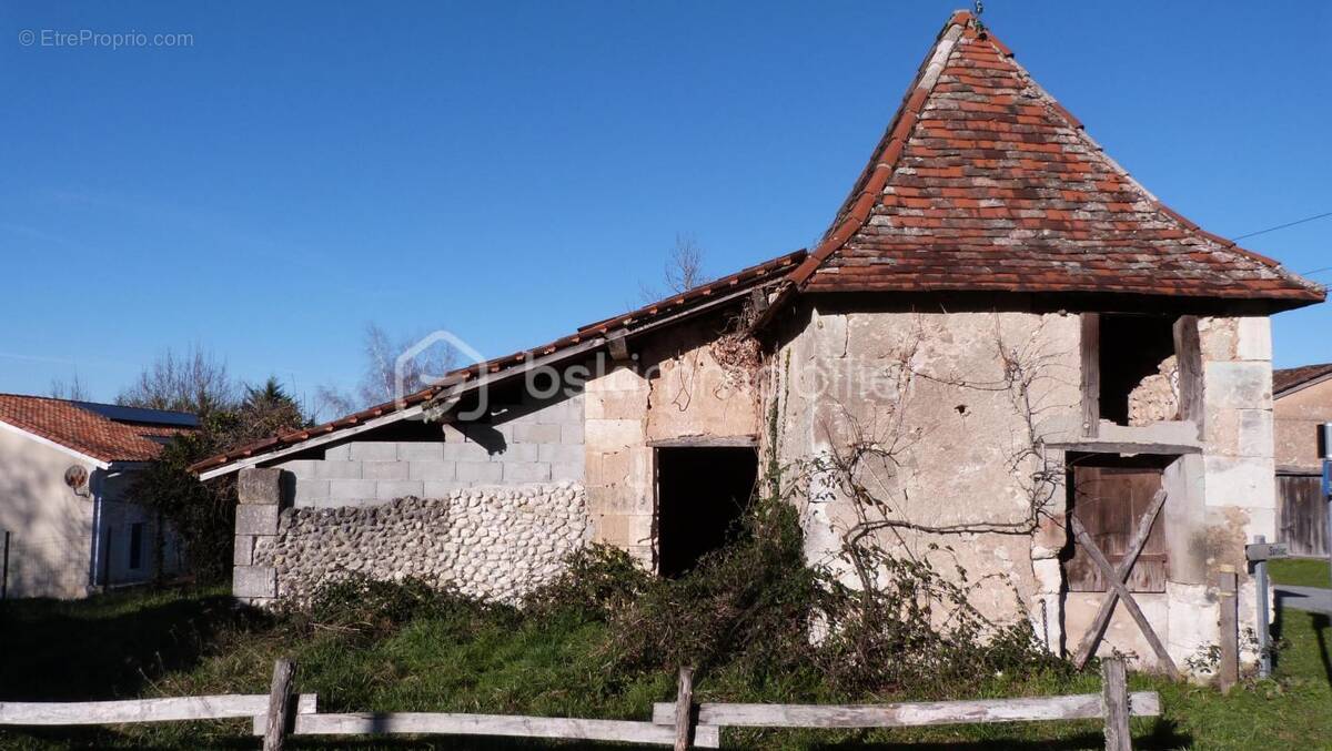 Maison à SEGONZAC
