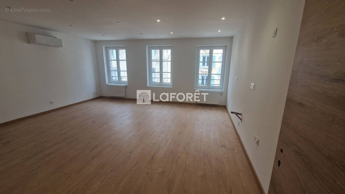 Appartement à SALINS-LES-BAINS
