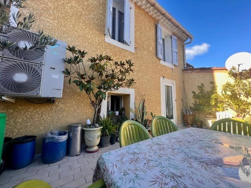 Maison à LEZAN