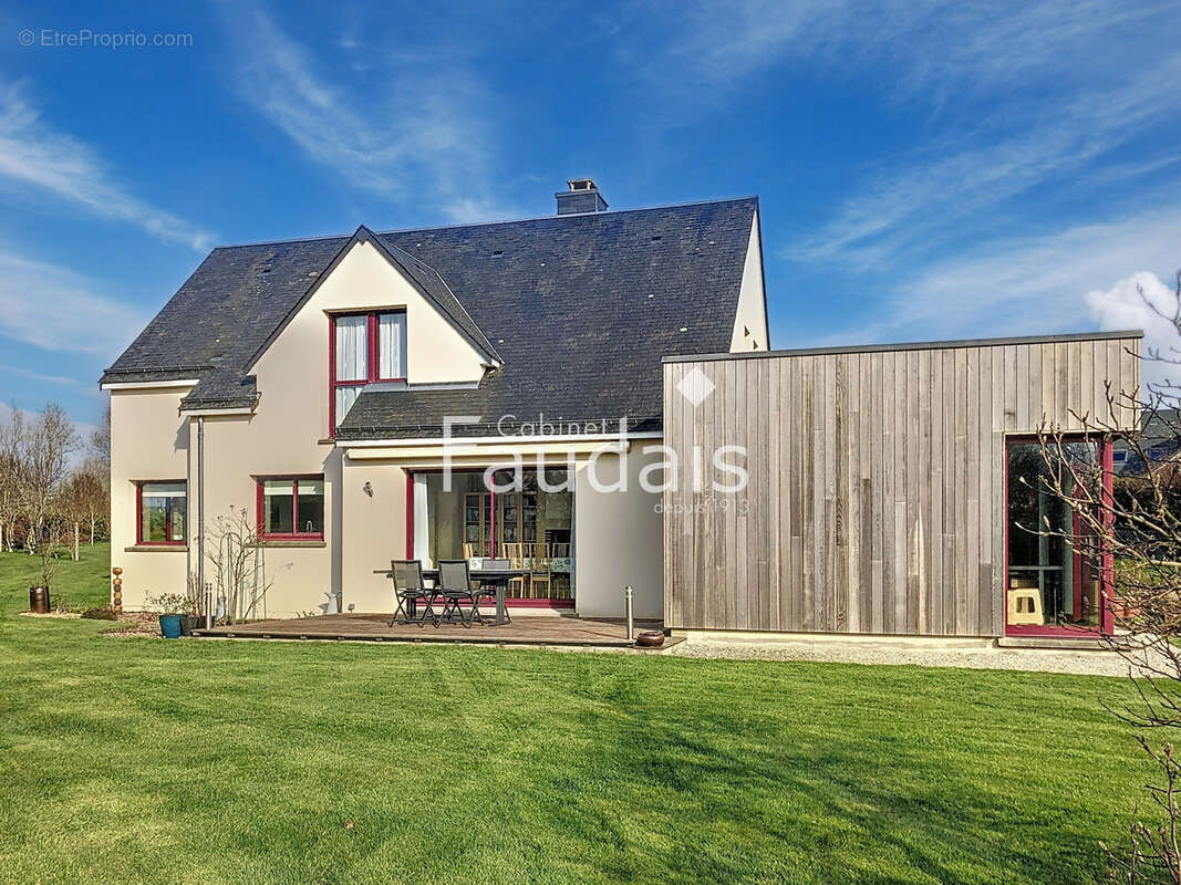 Maison à NICORPS
