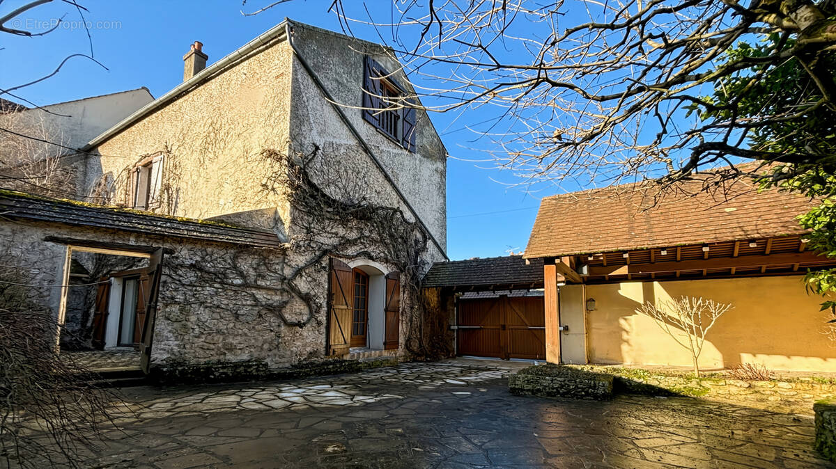 Maison à ETAMPES