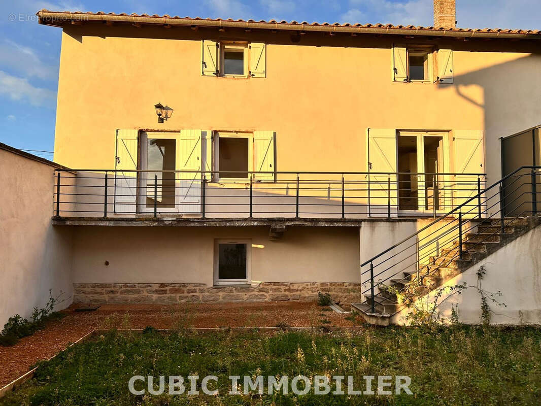 Maison à ARNAS