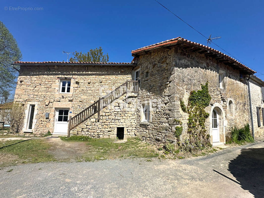 Maison à MERVENT