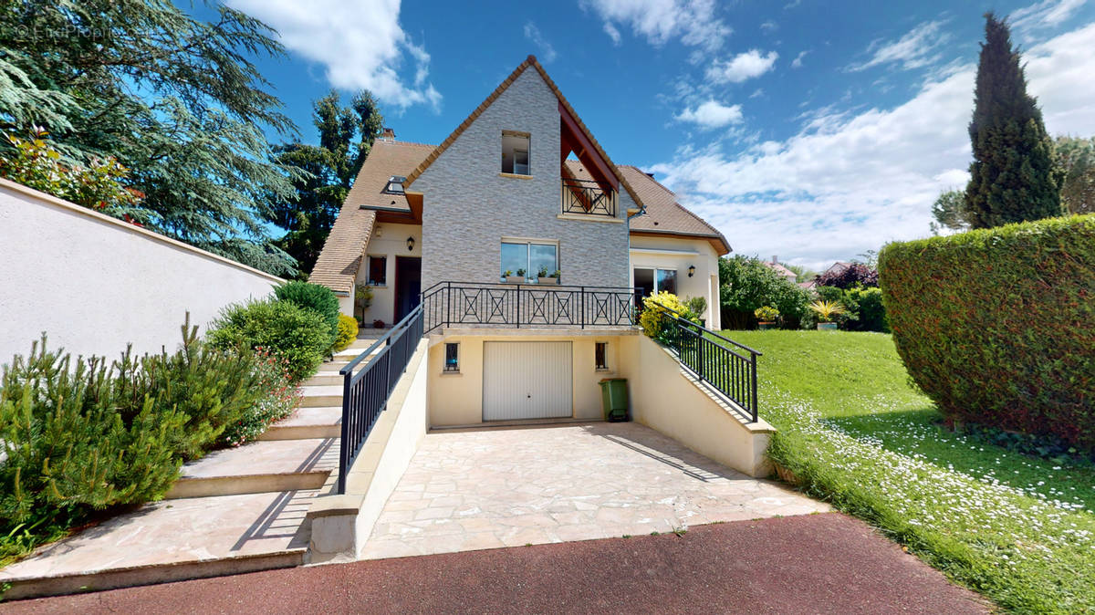 Maison à VILLIERS-SAINT-FREDERIC