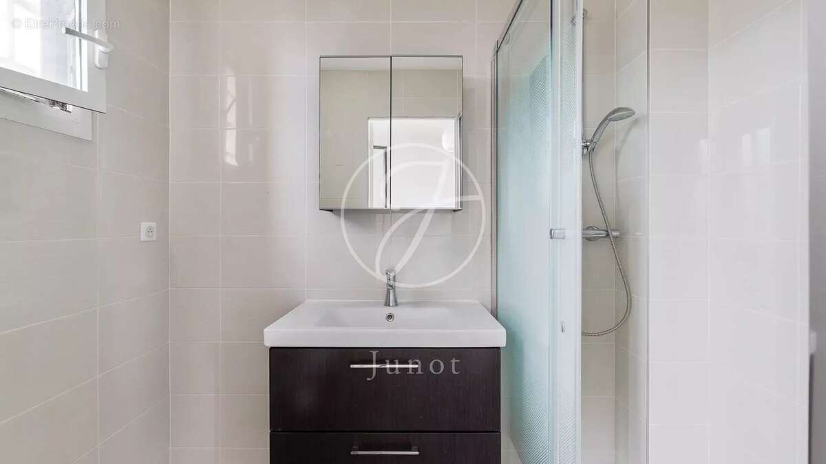 Appartement à PARIS-7E