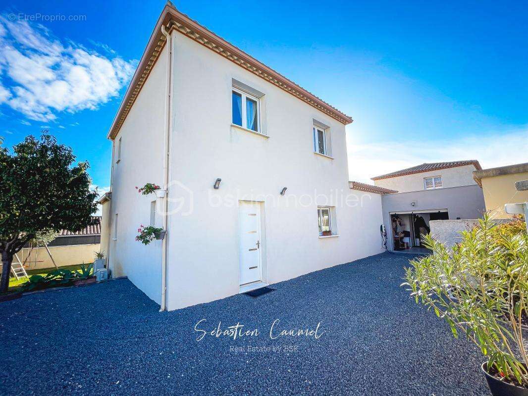 Maison à COURNONSEC
