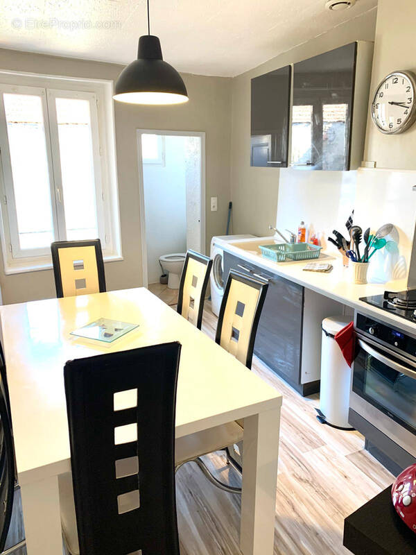 Appartement à LA TOUR-DU-PIN