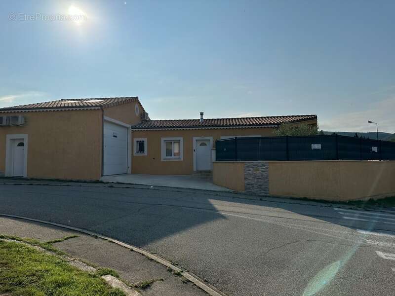 Maison à MONTELIMAR