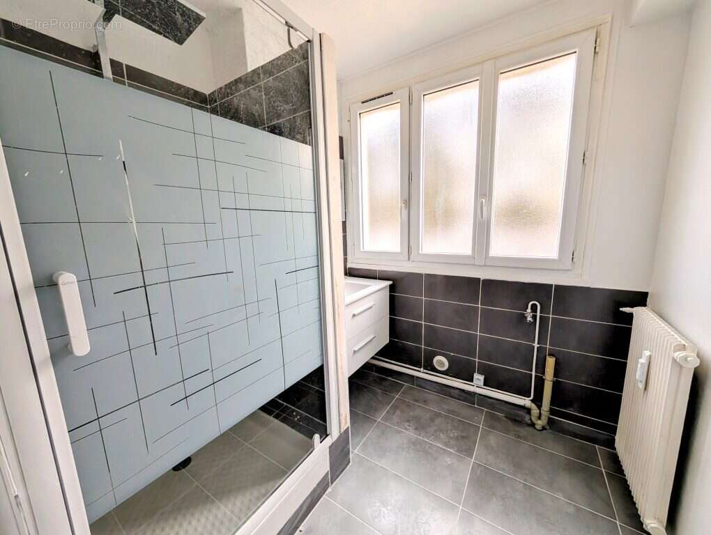 Appartement à CHENOVE
