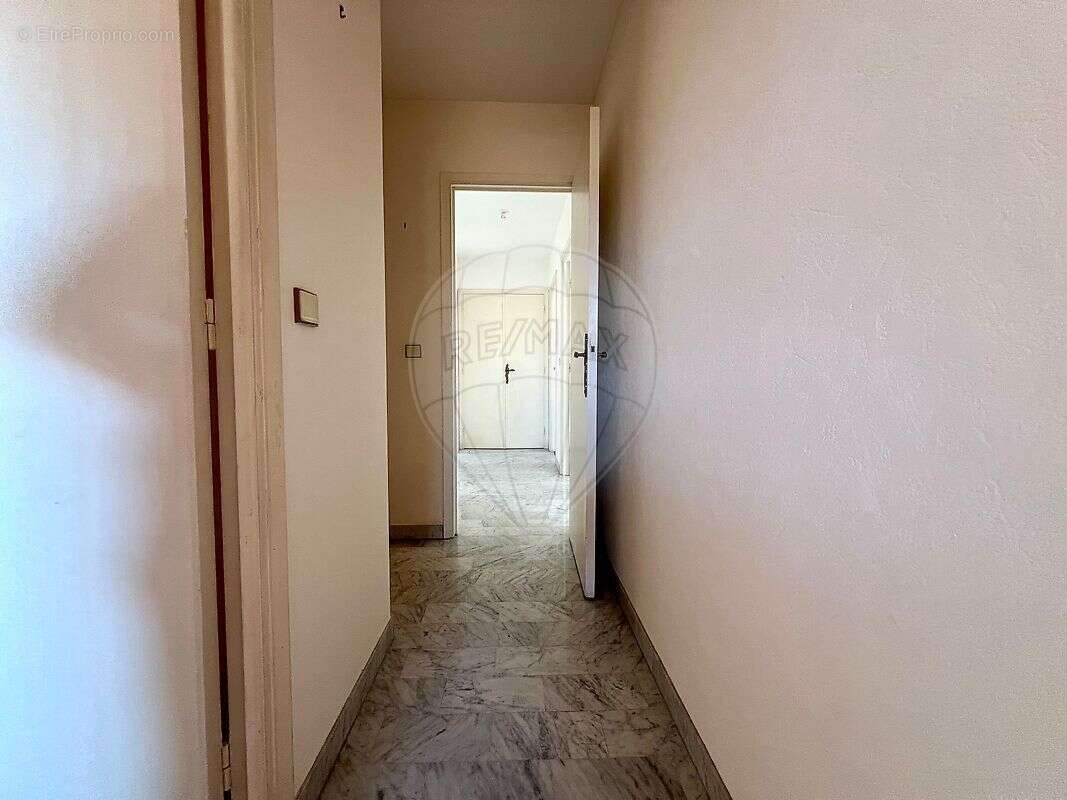 Appartement à VALLAURIS
