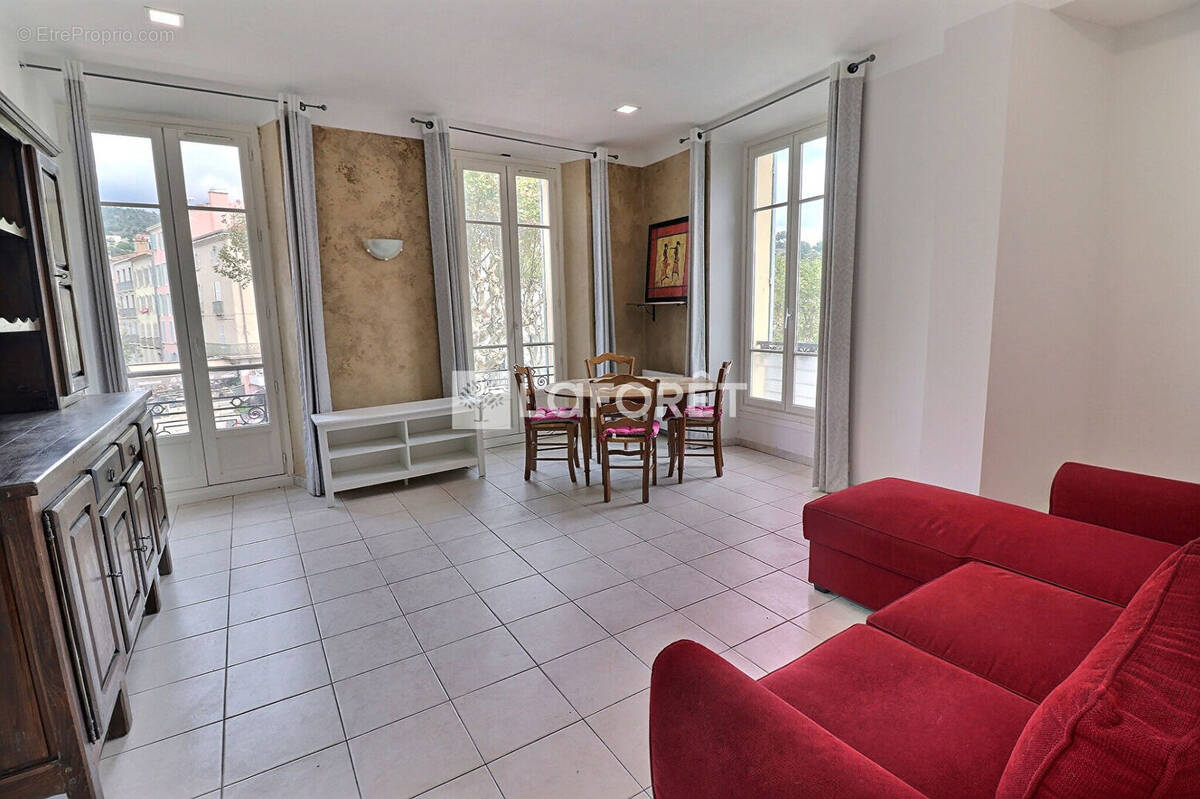 Appartement à HYERES