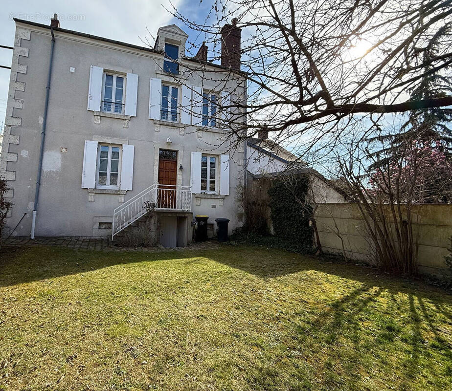 Maison à SAINT-DOULCHARD