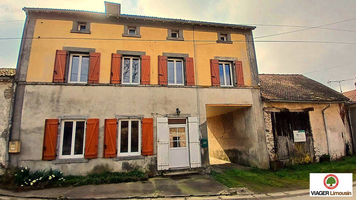 Maison à MAGNAC-LAVAL