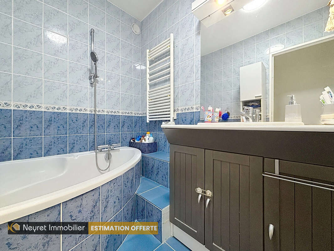Appartement à SAINT-GENIS-LAVAL