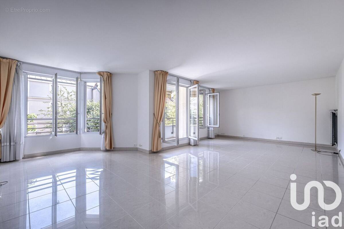 Photo 1 - Appartement à LA GARENNE-COLOMBES
