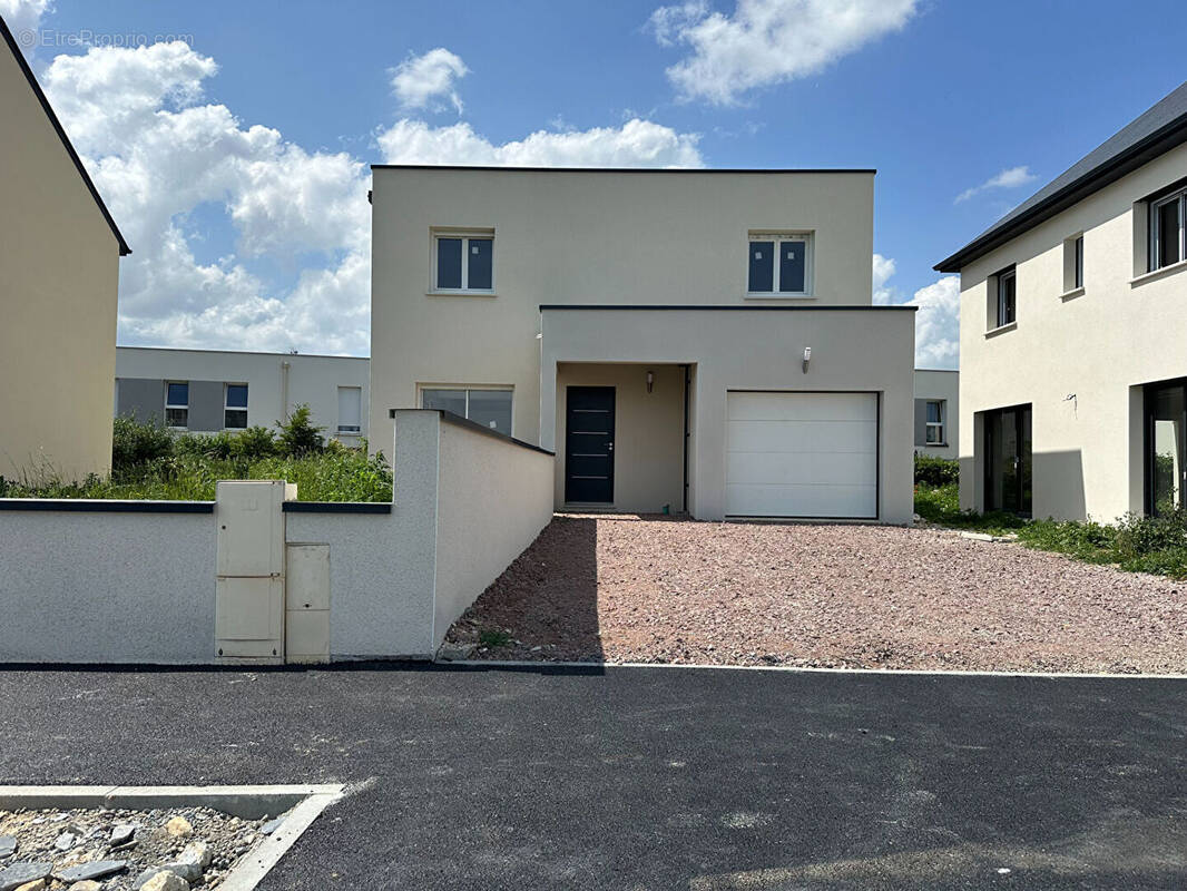 Maison à CAGNY