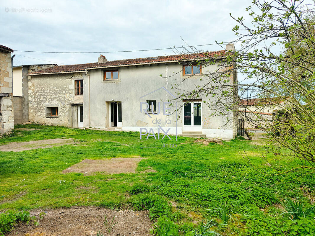 Maison à MIREBEAU