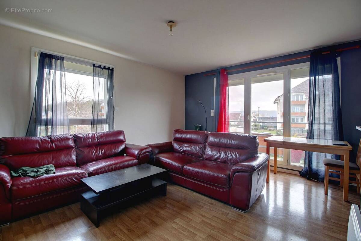 Appartement à SAINT-ETIENNE-DU-ROUVRAY