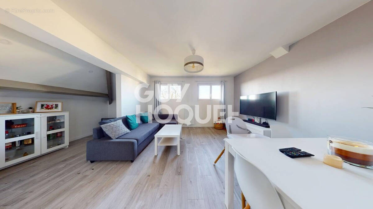 Appartement à SAINTE-GENEVIEVE-DES-BOIS