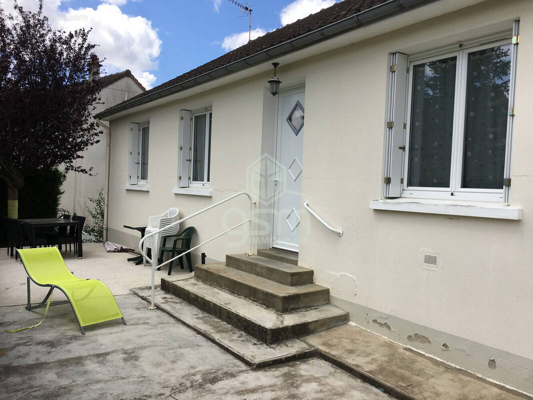 Maison à SAINTE-MAURE-DE-TOURAINE