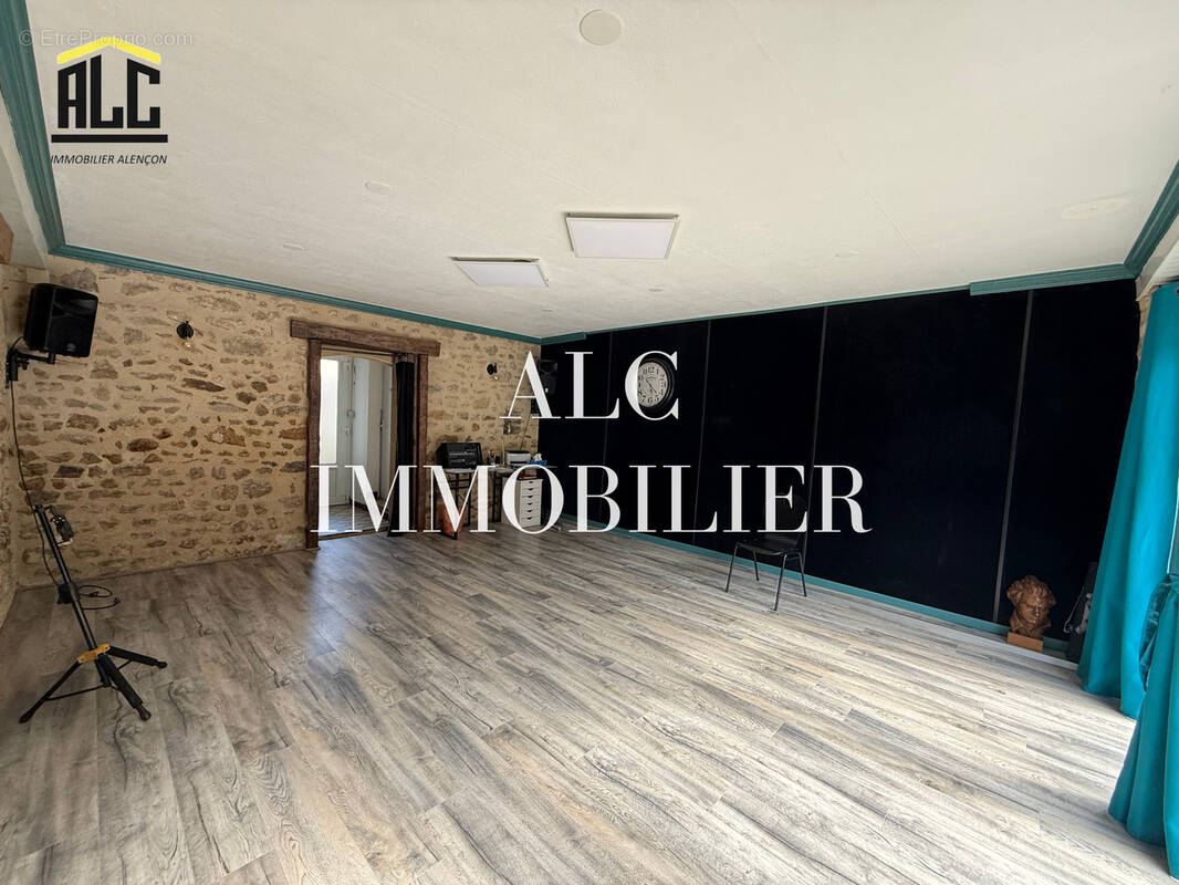 Maison à MOULINS-LE-CARBONNEL