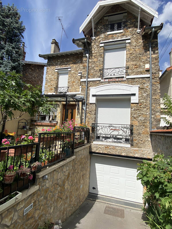 Maison à SAINT-MAUR-DES-FOSSES