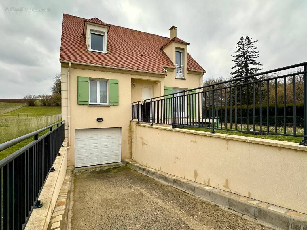 Maison à MEREVILLE