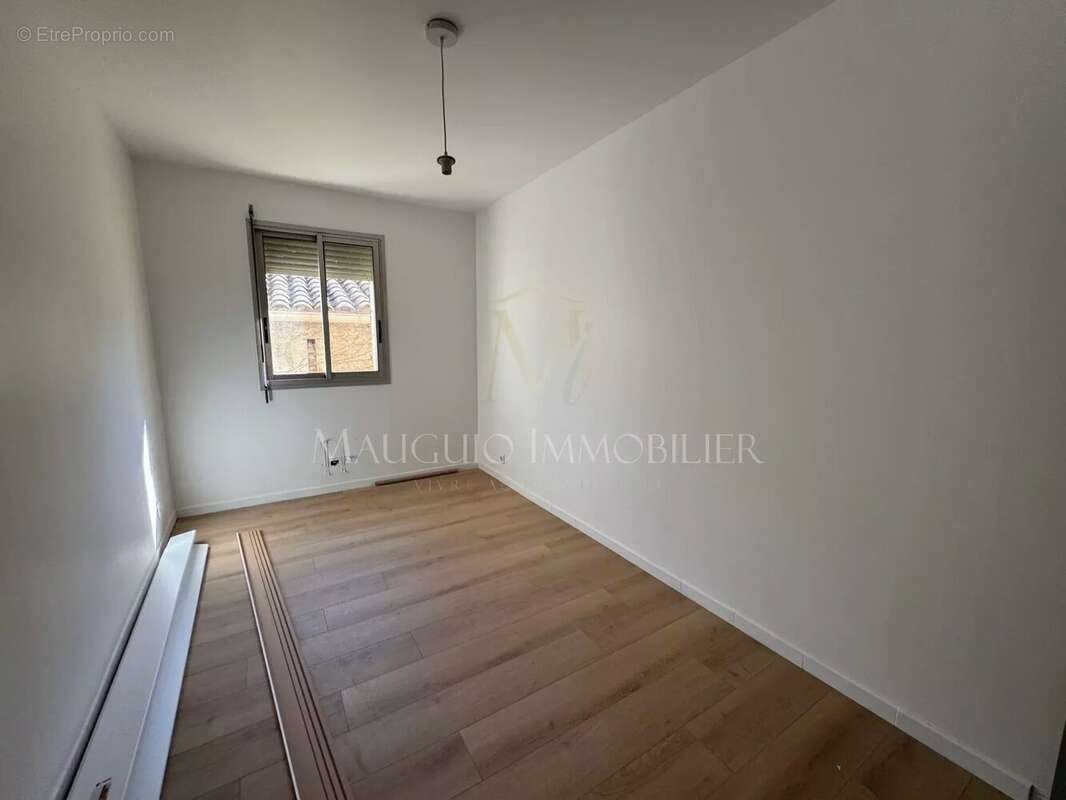 Appartement à MAUGUIO