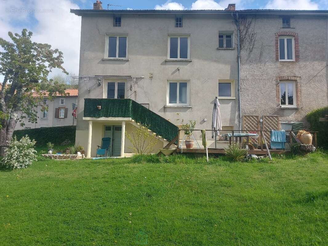 Maison à CHALUS